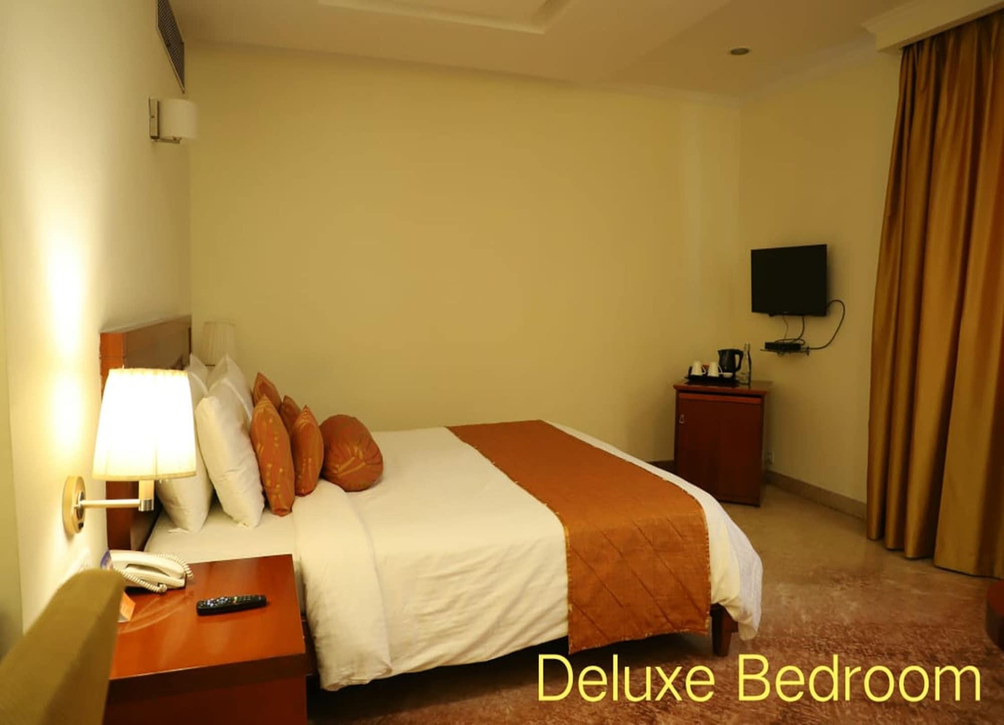 Royal Sarovar Portico Siliguri Εξωτερικό φωτογραφία