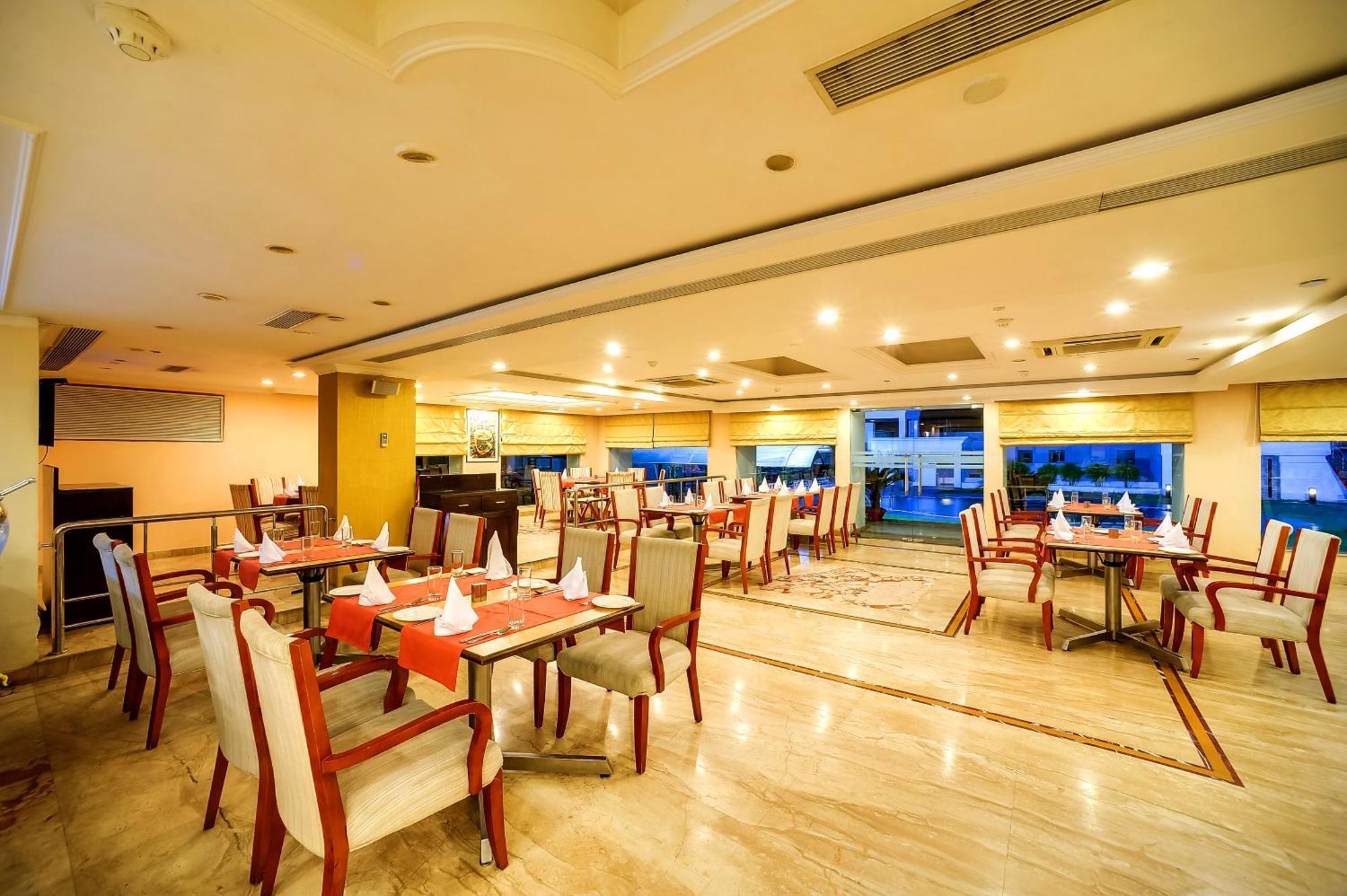 Royal Sarovar Portico Siliguri Εξωτερικό φωτογραφία