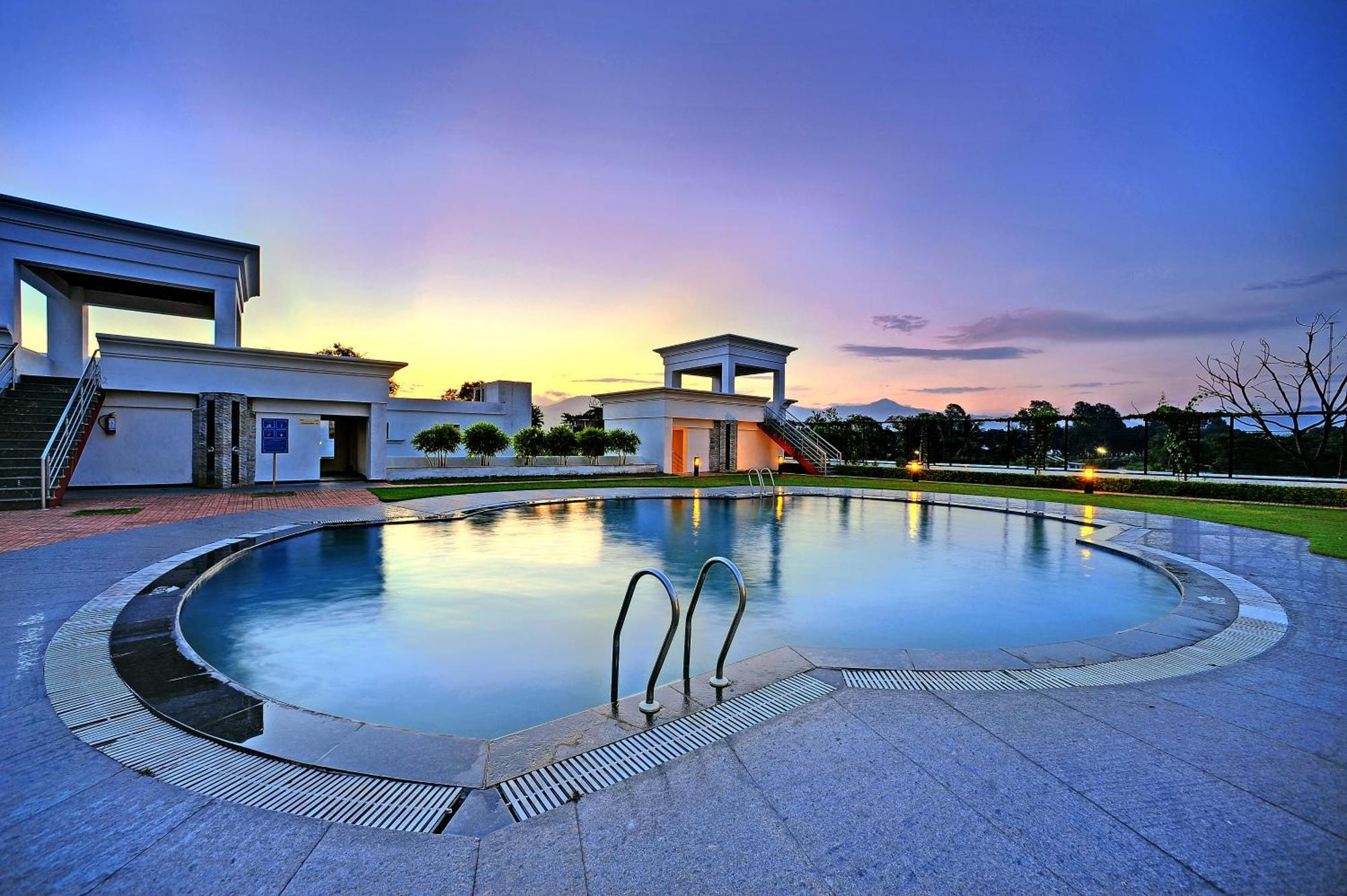 Royal Sarovar Portico Siliguri Εξωτερικό φωτογραφία