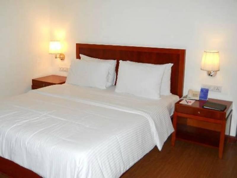 Royal Sarovar Portico Siliguri Εξωτερικό φωτογραφία