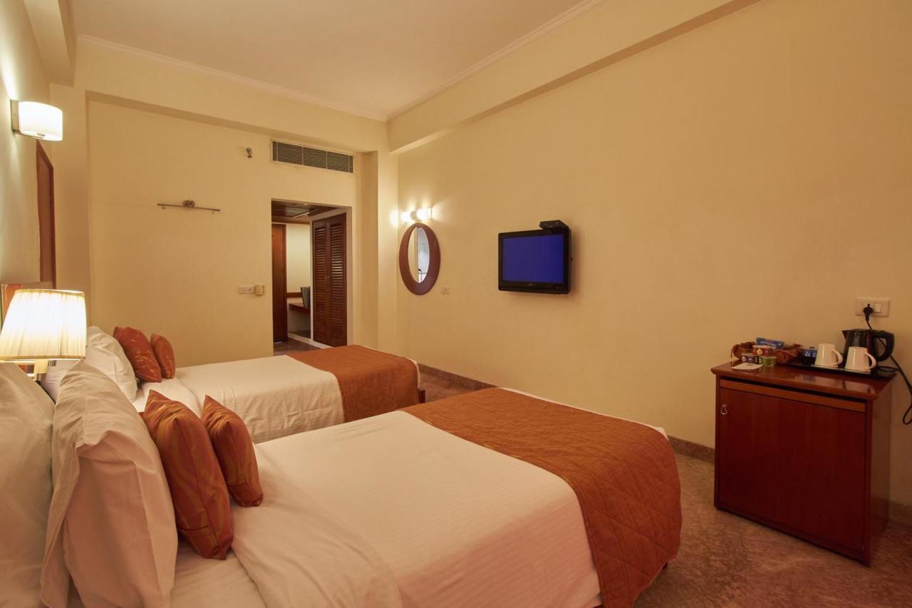 Royal Sarovar Portico Siliguri Εξωτερικό φωτογραφία
