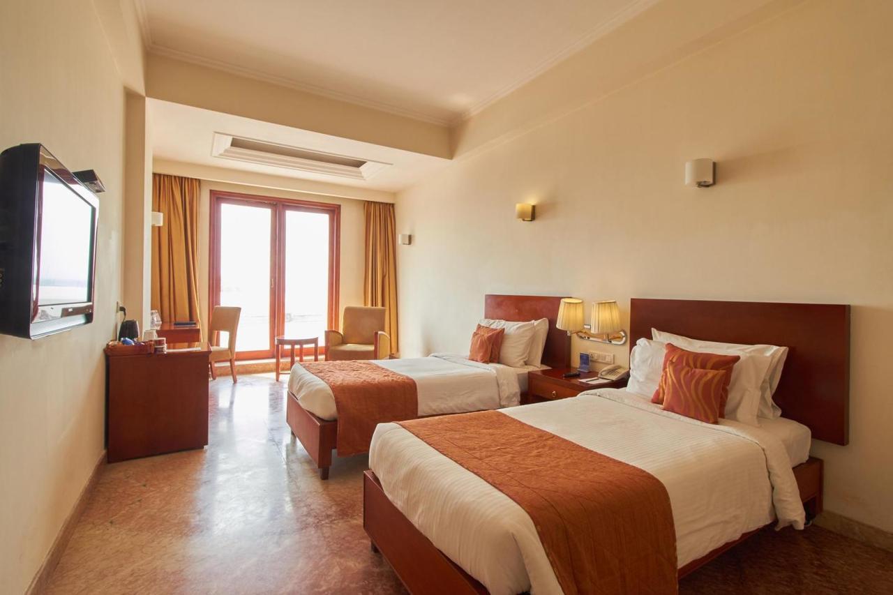 Royal Sarovar Portico Siliguri Εξωτερικό φωτογραφία