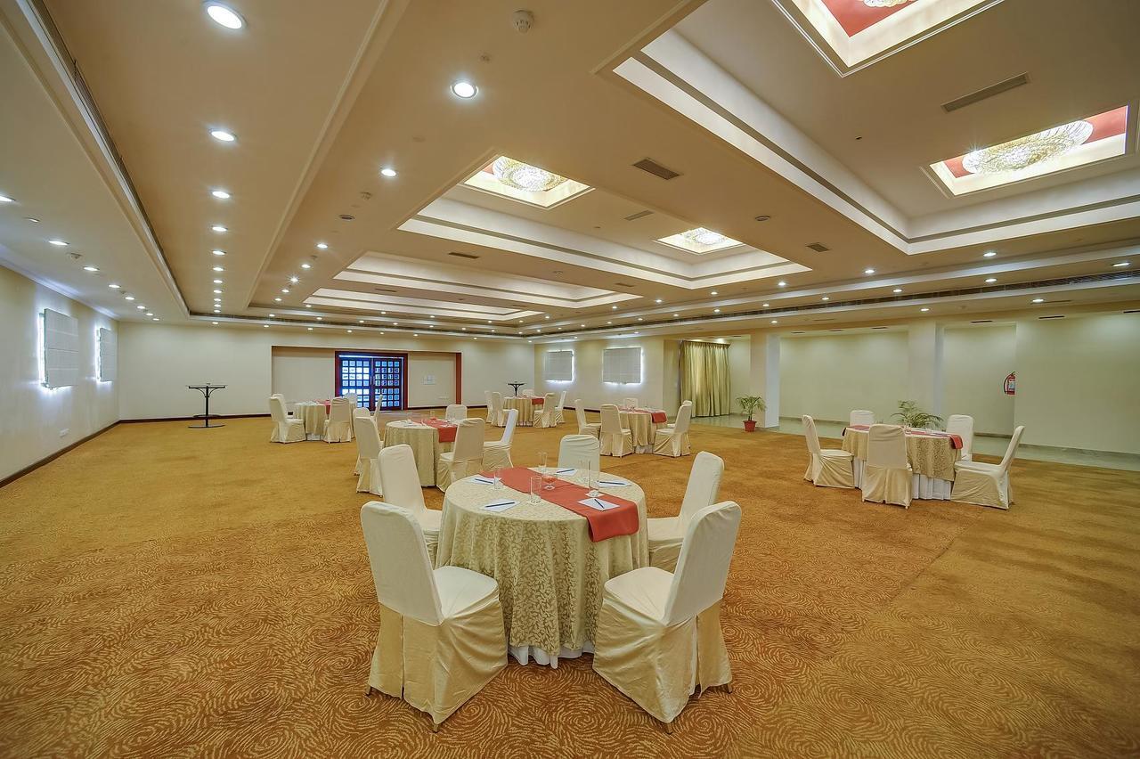 Royal Sarovar Portico Siliguri Εξωτερικό φωτογραφία