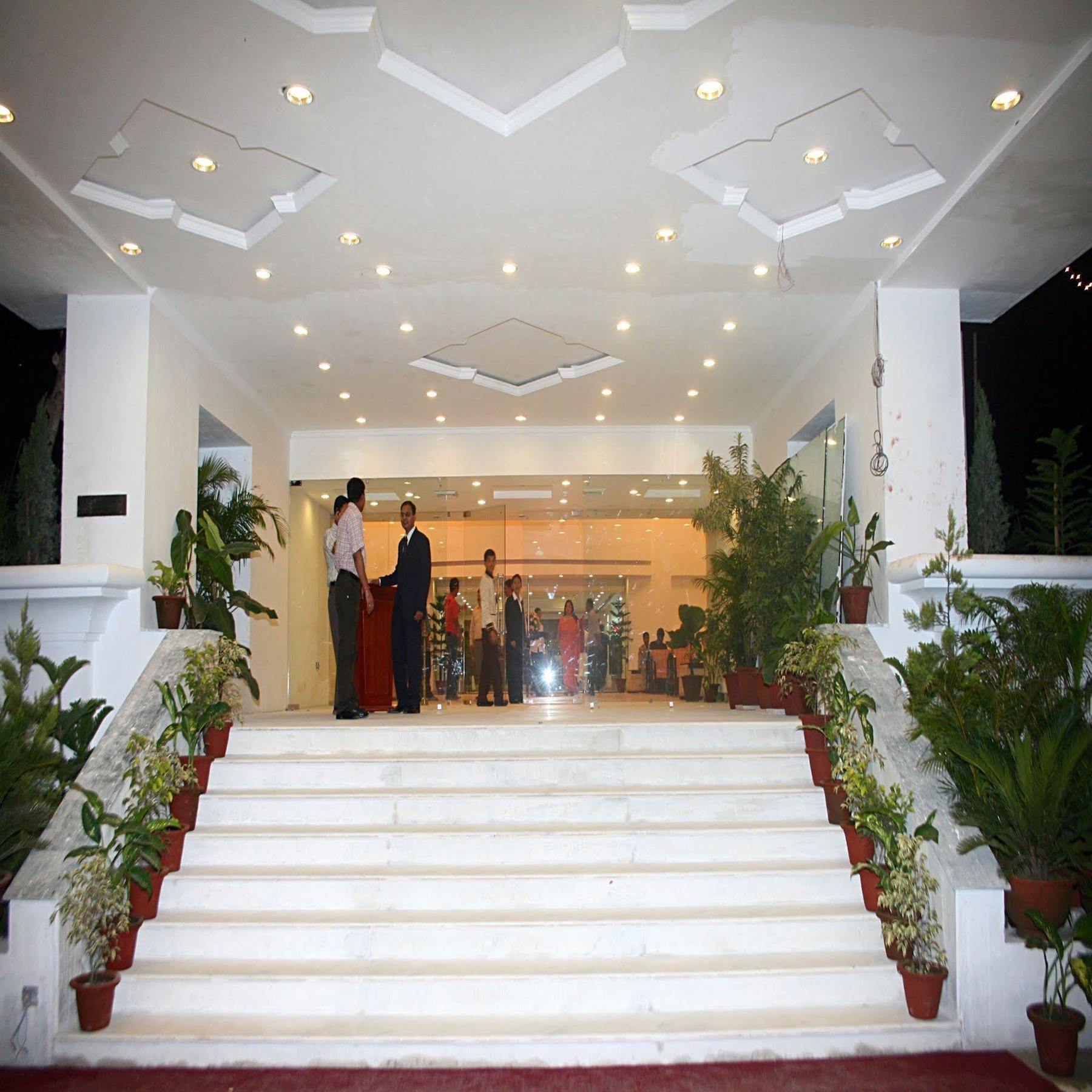 Royal Sarovar Portico Siliguri Ξενοδοχείο Εξωτερικό φωτογραφία