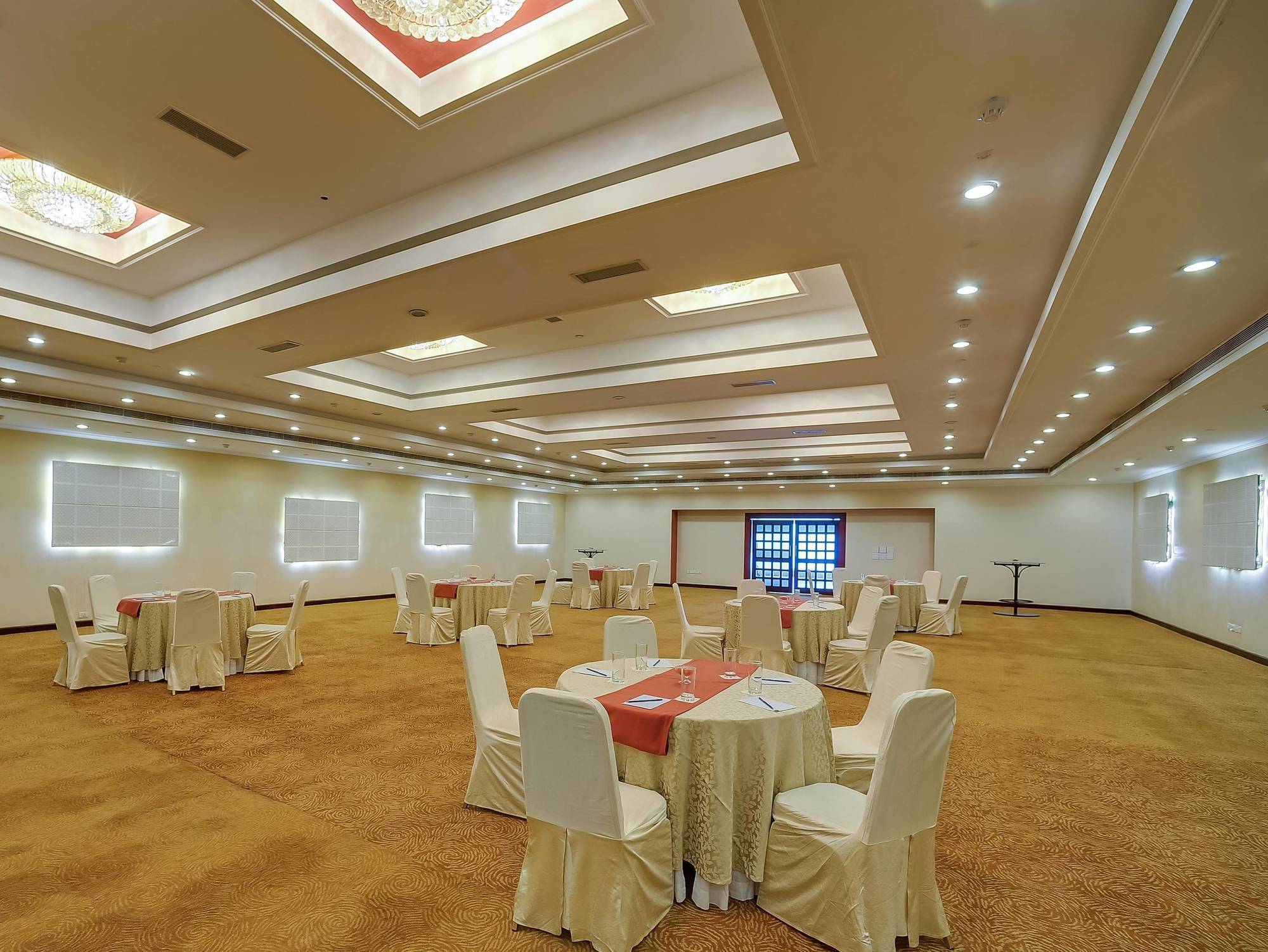 Royal Sarovar Portico Siliguri Εξωτερικό φωτογραφία