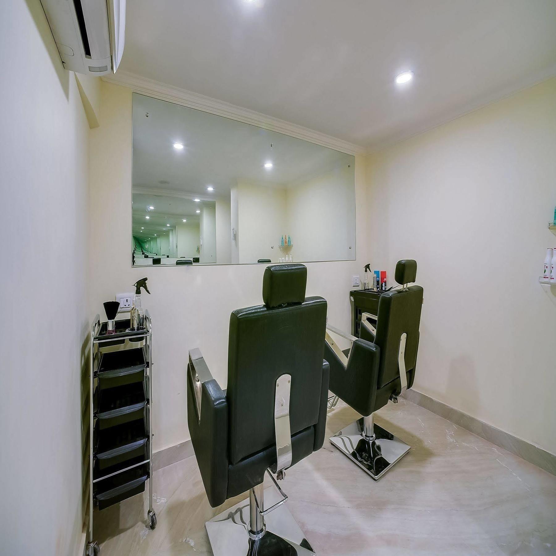 Royal Sarovar Portico Siliguri Εξωτερικό φωτογραφία