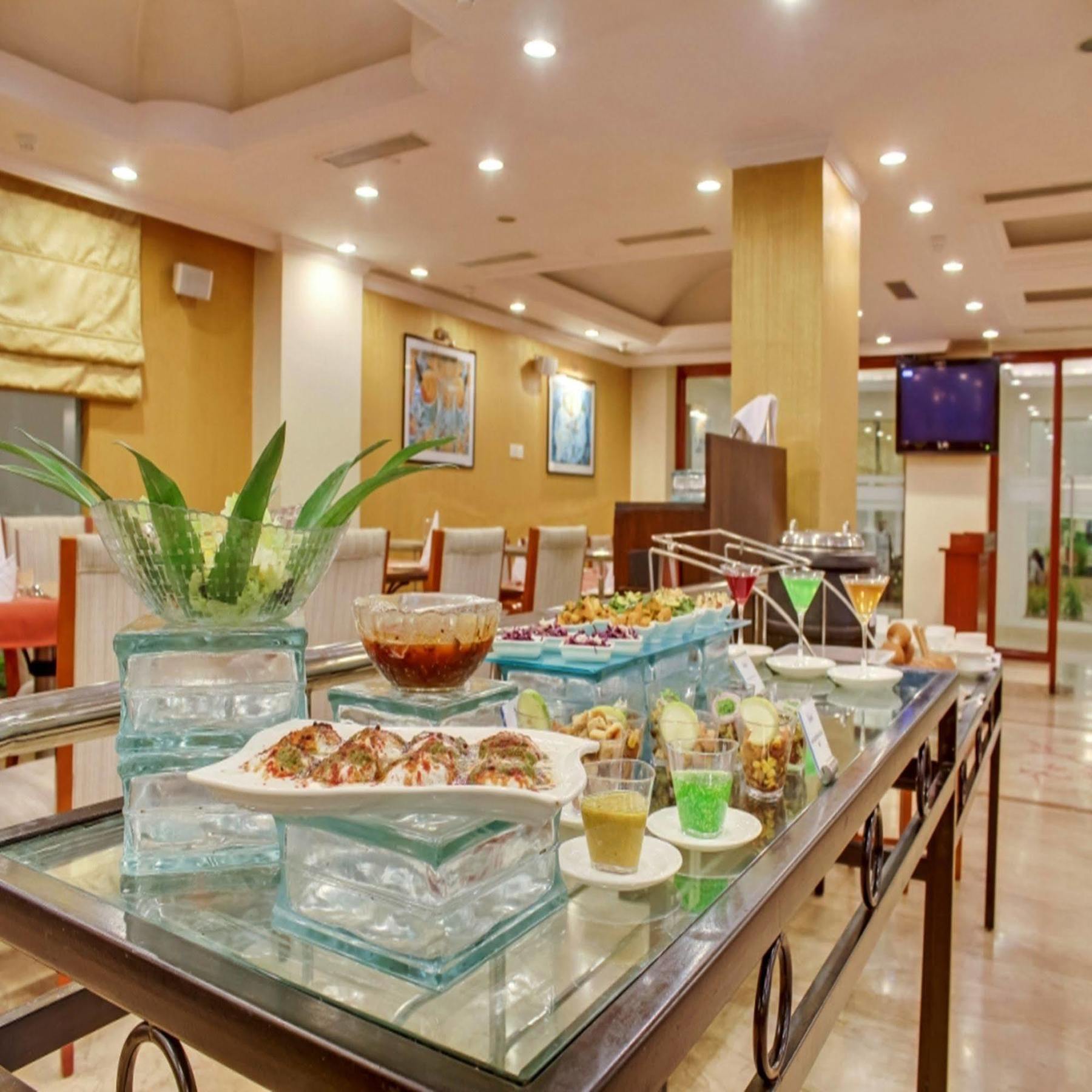Royal Sarovar Portico Siliguri Εξωτερικό φωτογραφία