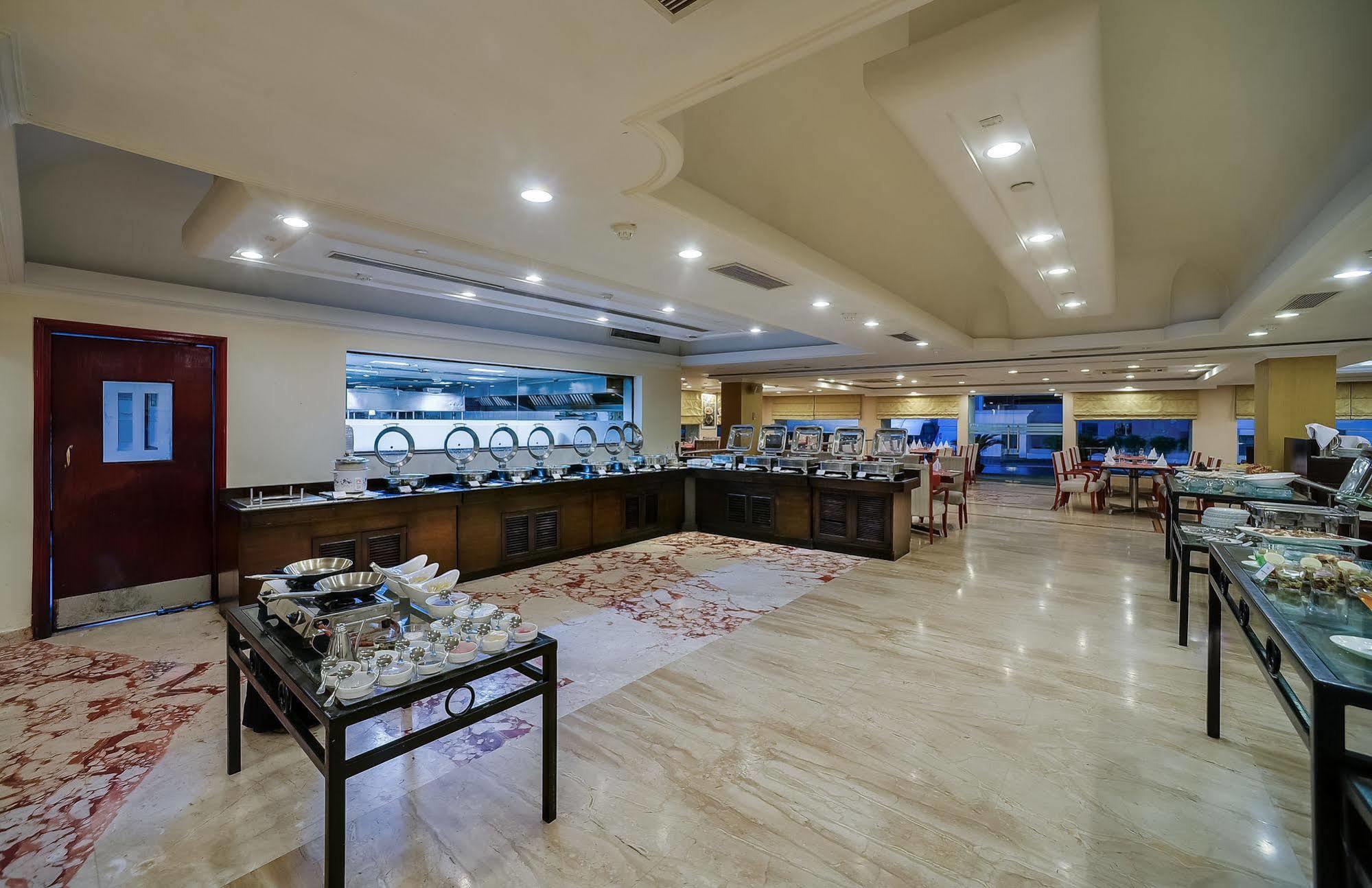 Royal Sarovar Portico Siliguri Εξωτερικό φωτογραφία
