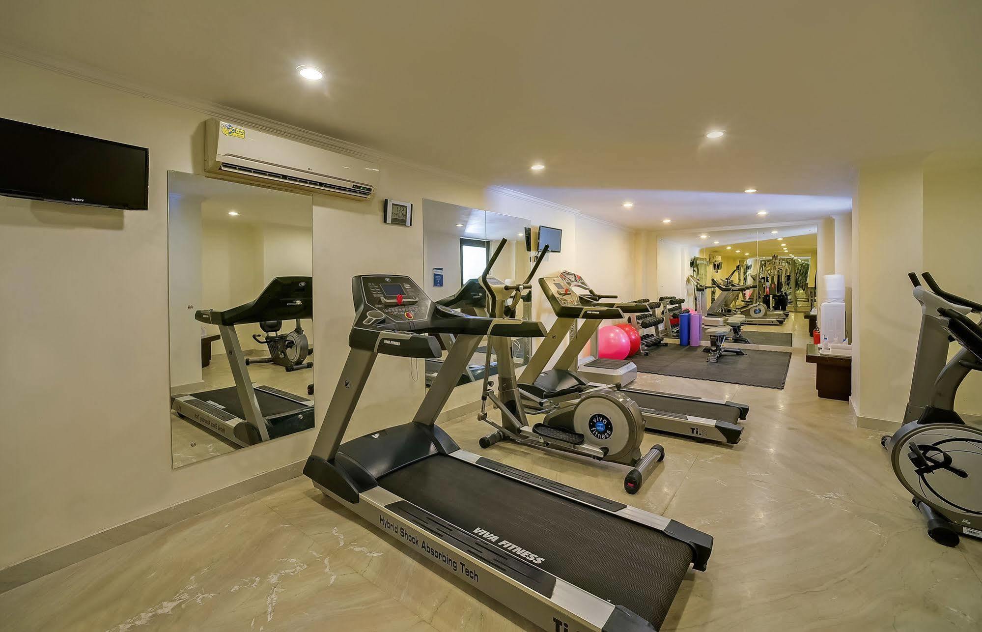 Royal Sarovar Portico Siliguri Εξωτερικό φωτογραφία